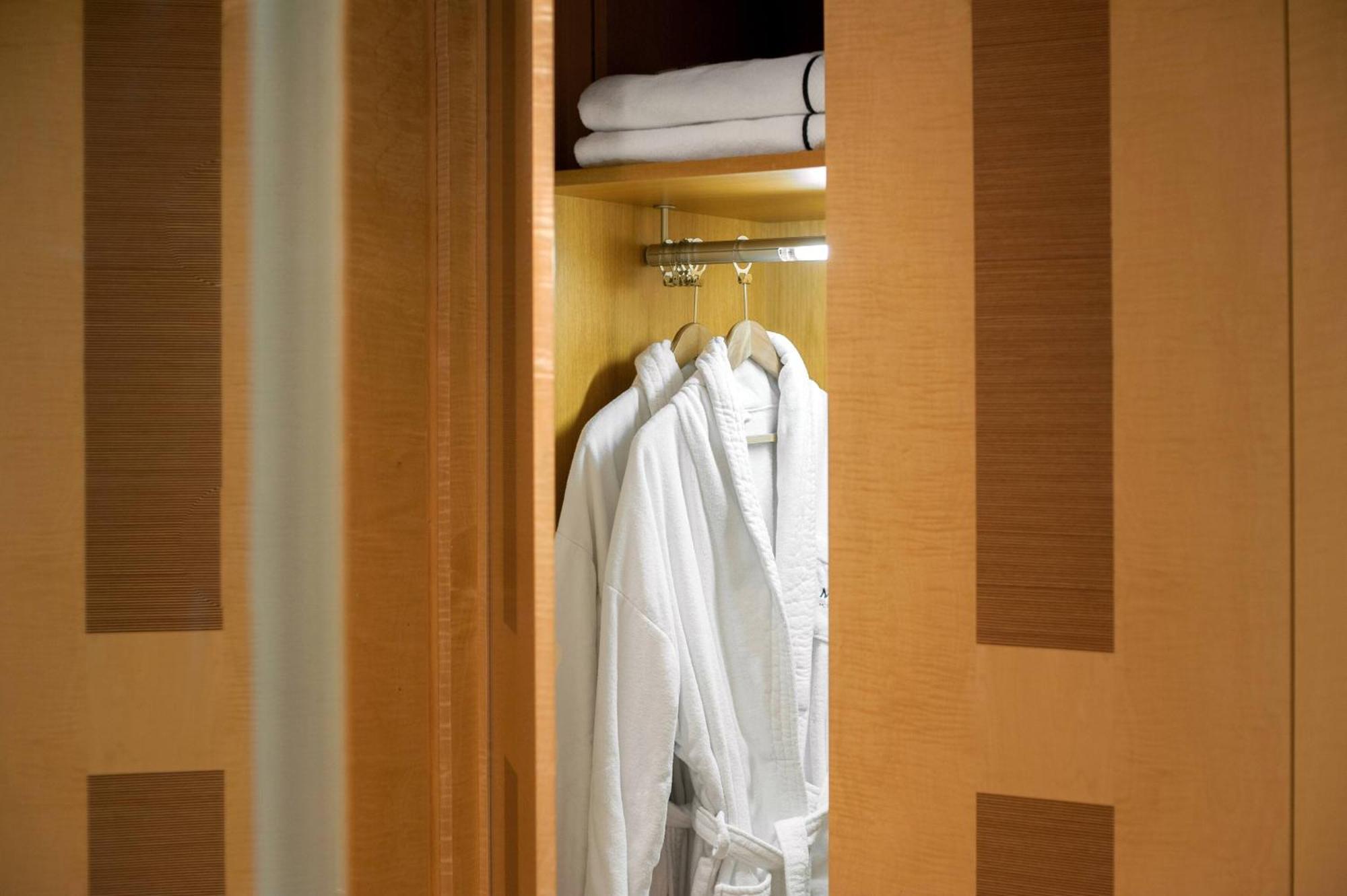 Supreme Room